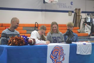 Perry signs with Freed Hardeman