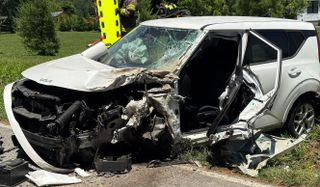 Short Mountain Road wreck injures three