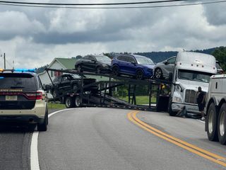 Car hauler blocks traffic