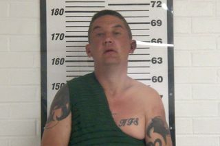 Smith accused of threatening 4 people with shotgun