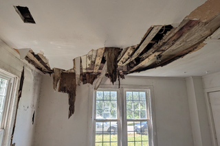Long-vacant Anderson Street house gets 30-day reprieve