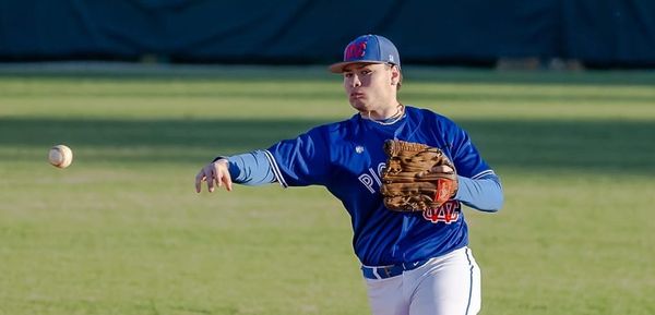 Pioneers go 2-2 in Viking Classic