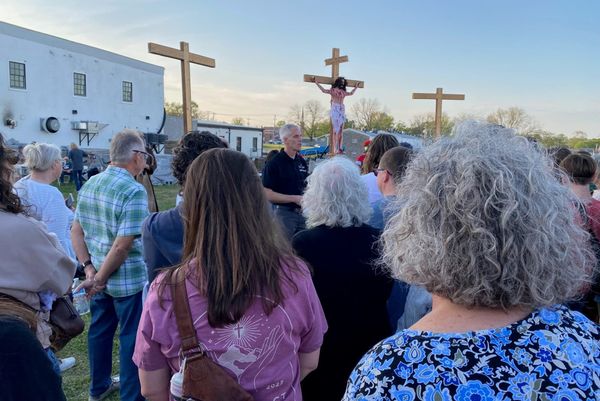 Oasis catches attention with crucifixion scene