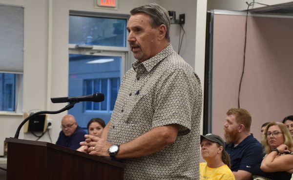 Familiar face returns to county commission