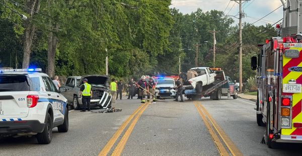Wreck stops traffic on W. Main
