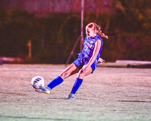 Lady Pioneers jet by the Jets