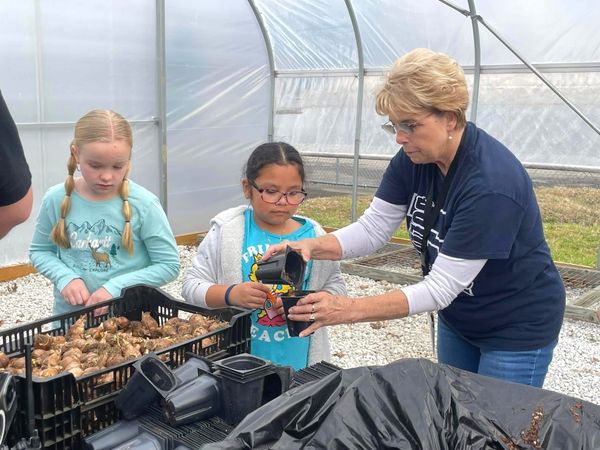 Rotarians, Bulldogs partner for the greener good