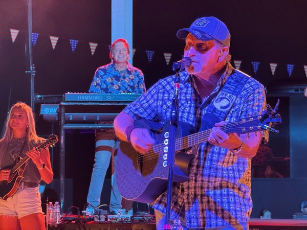 Diamond Rio shines at fair