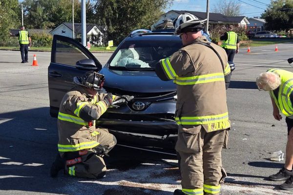 Monday crash injures one