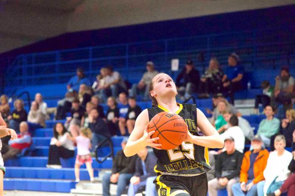 Heroics by Yates and Carroll highlight preseason semis