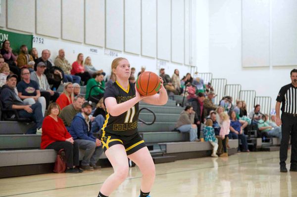 Irving College splits road clash with Morrison