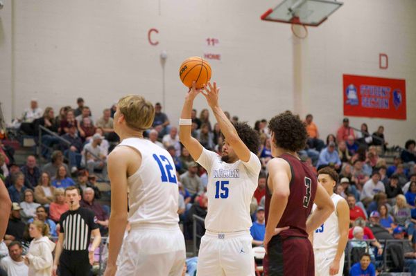 Pioneers outlast Warriors again