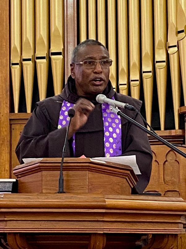 Lenten mid-week devotionals return