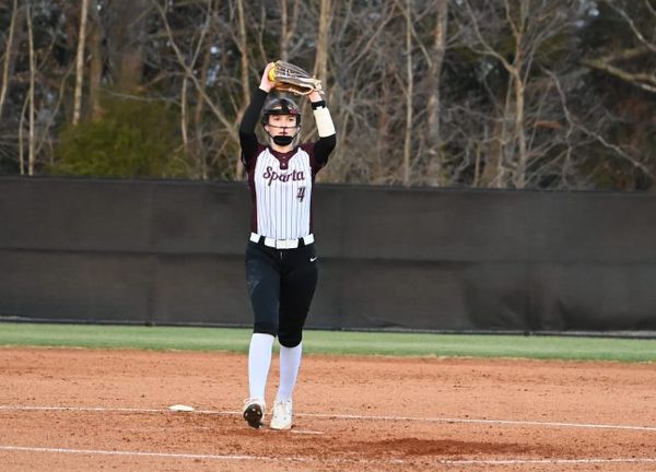 Another night, another rout: Warriorettes stay red hot