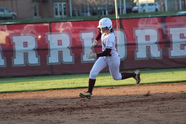 Warriorettes strike first, can’t hold off Livingston