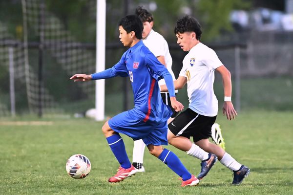 Pioneers cage Wildcats, 4-0