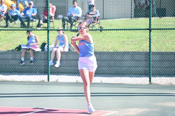 Lady Pioneer tennis tames Tullahoma