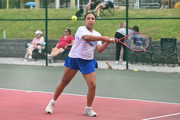 WCMS tennis earns sweet victory at Coffee