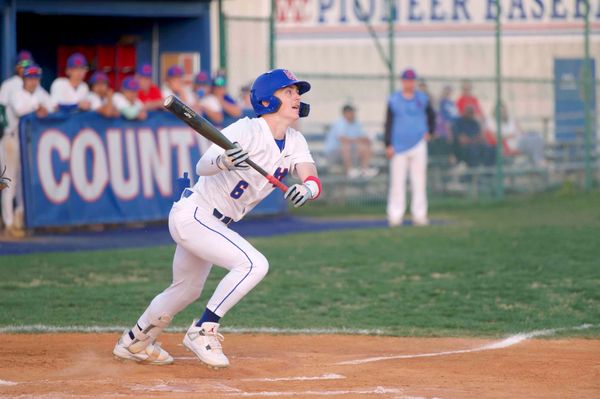 Pioneers finish 0-8 in district