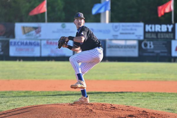 Pioneers bounce back with shutout