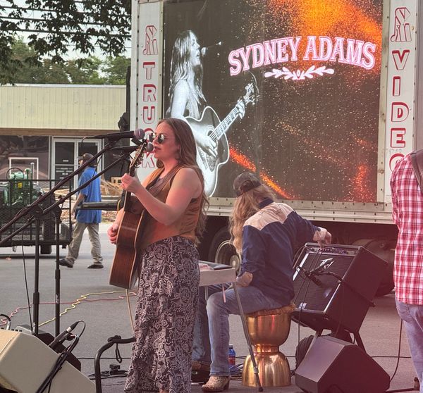 Adams brings strong country vocals to MSL