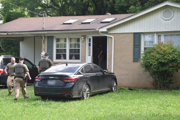 Warrant uncovers drugs, guns & money at White St. home