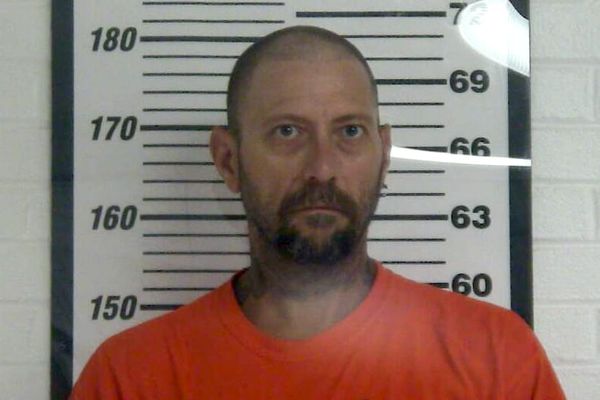 Outstanding warrants lead to new charges after driver flees