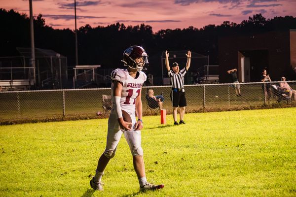 Warriors pound Prescott in season opener
