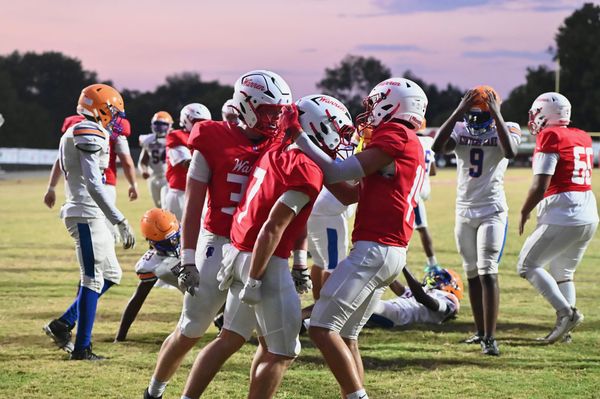 Pioneers pounce early, roll past Warriors