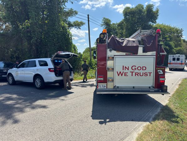 Wreck disrupts traffic on Shelbyville Road