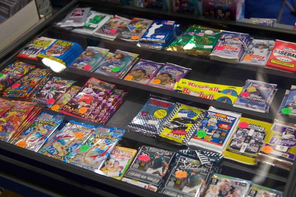 Card show returns to Charlie Dalton Gym