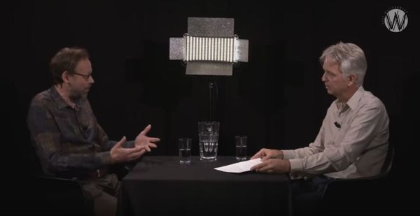 Edgar bij Café Weltschmerz