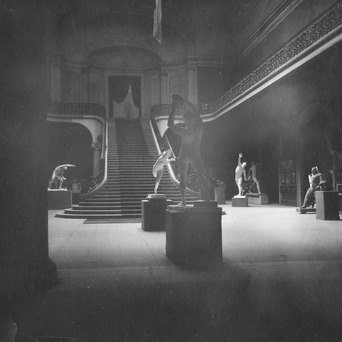 Rethinking an iconic idea ⊗ Philosophy and architecture after the apocalypse ⊗ Shift from prediction to foresight