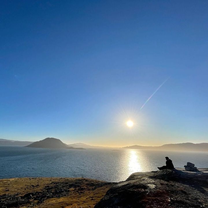 Topological fetishism in Greenland ⊗ Everything is in-between ⊗ No longer “a machine with feathers”