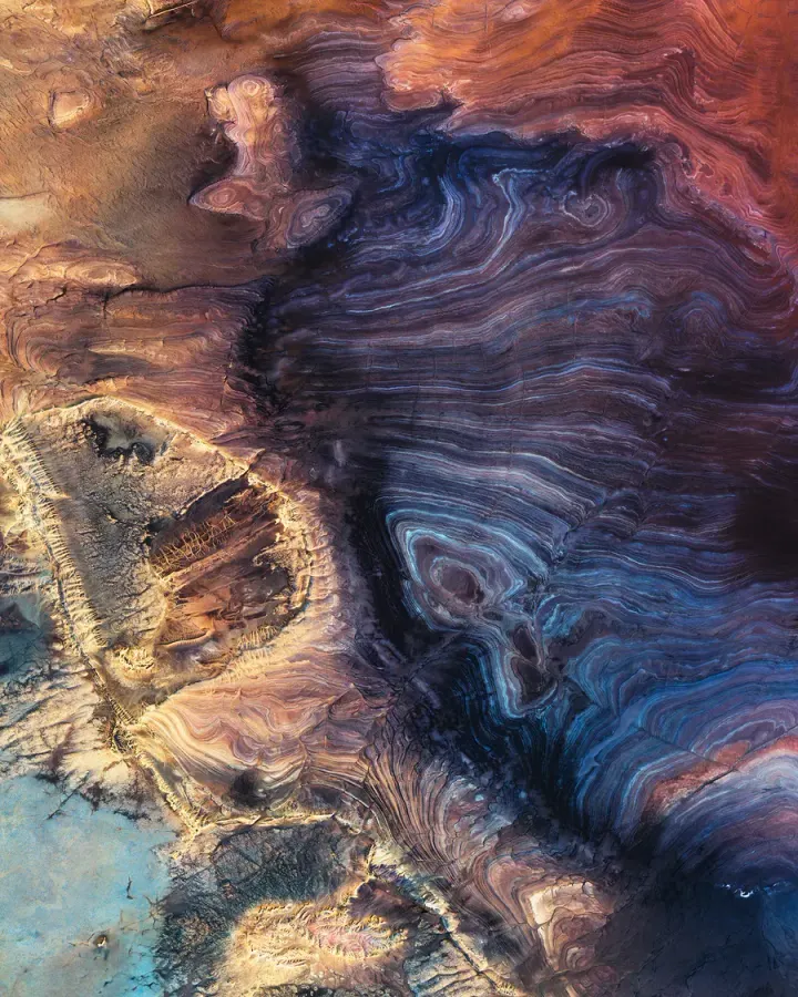 The whole field ⊗ Wind-up worlds ⊗ An innovative report on old technologies