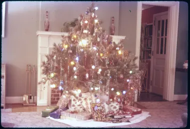 One Christmas Decorating Rule for Busy Homes