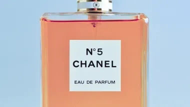 Solar Fragrances Are Fall's Least Expected Perfume Trend