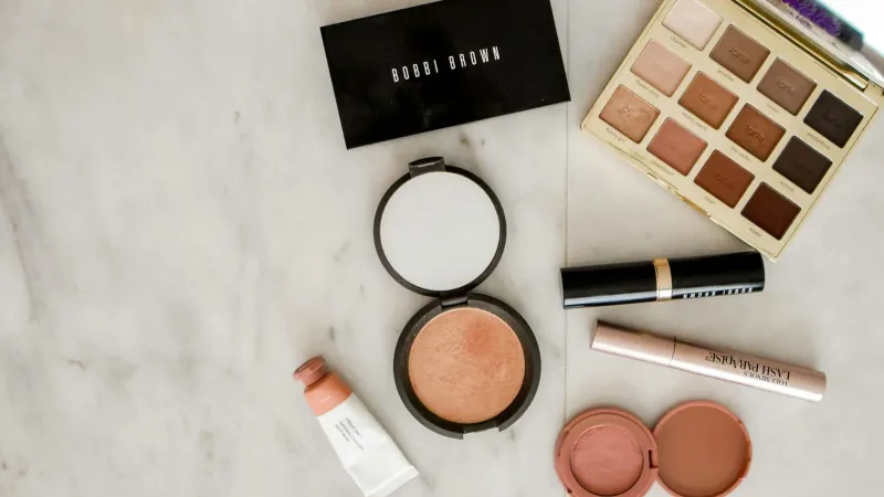 Daylight Saving Ends Soon: The Beauty Habits That Actually Shift With the Clock
