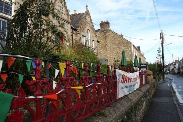 De motverkar ensamheten – riskerar att stänga