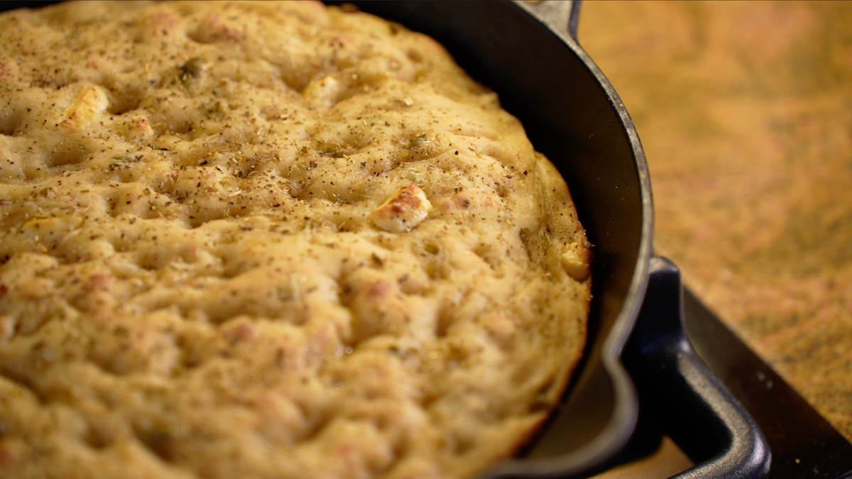 Weekly R&R #006: Mediterranean Olive & Feta Focaccia