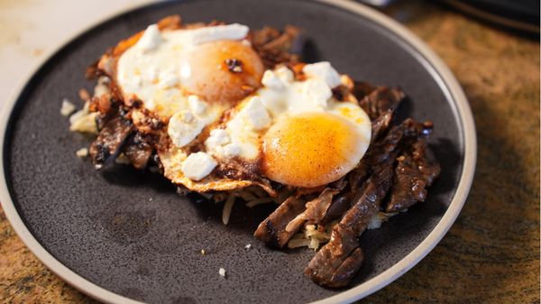 Weekly R&R #005: Gochujang-Glazed Steak and Chili Crisp Eggs on Diner Hash