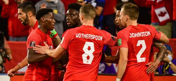 Davies shines in Canada's big win over Panama in World Cup qualifier