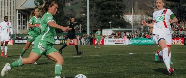 AFC Toronto signs Canadian midfielder Sarah Stratigakis