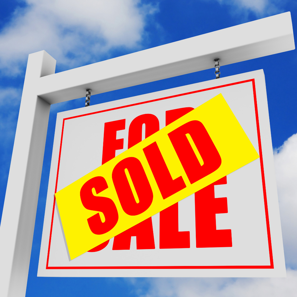 Can I switch jobs after closing on my mortgage?