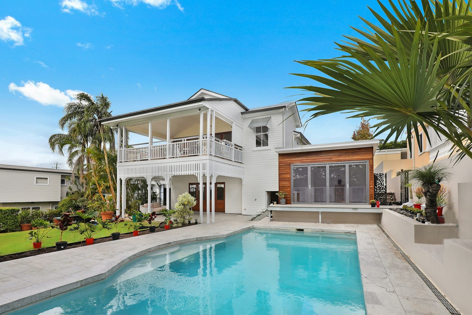 Modern residential property with manicured lawn in Florida