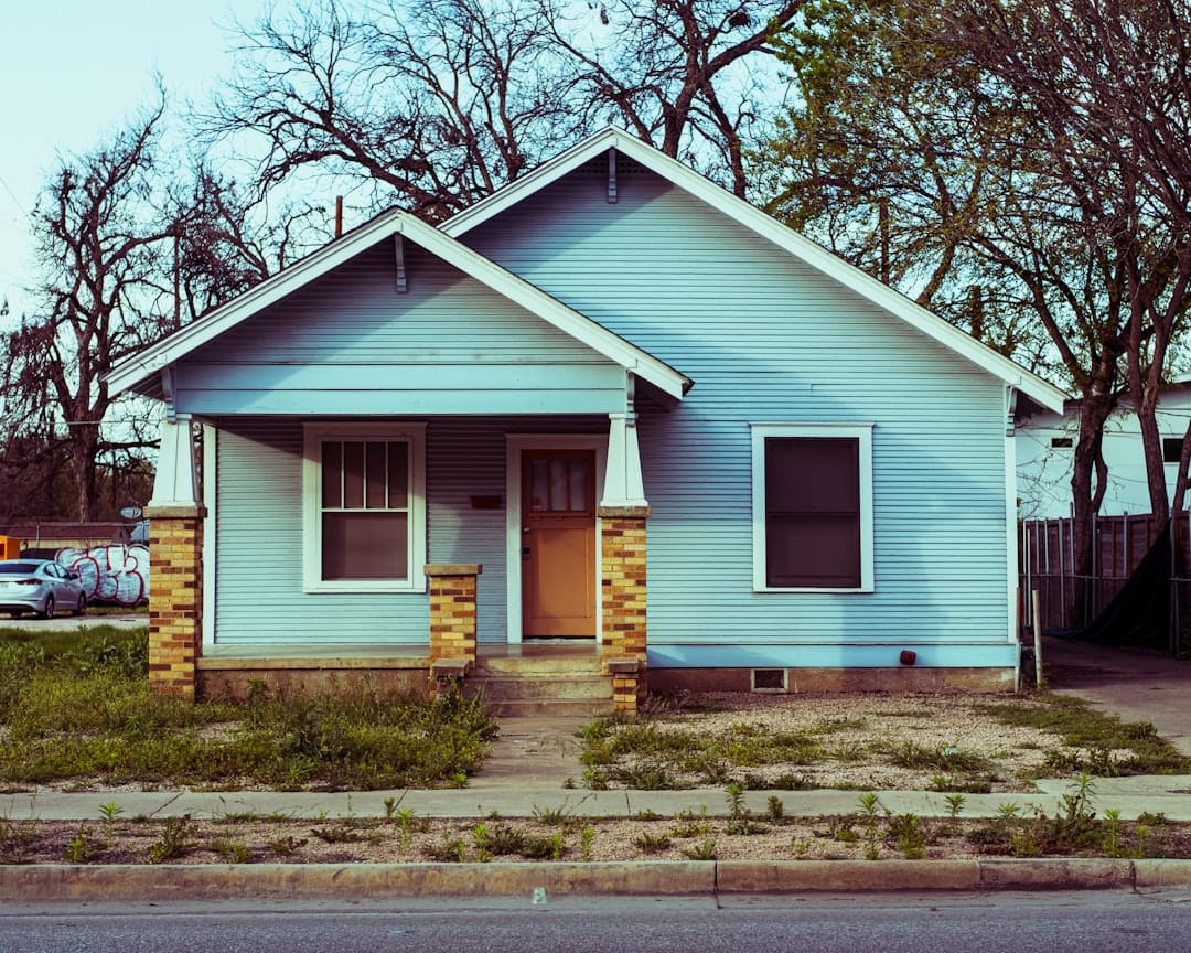 A small bungalow-style Tampa rental home