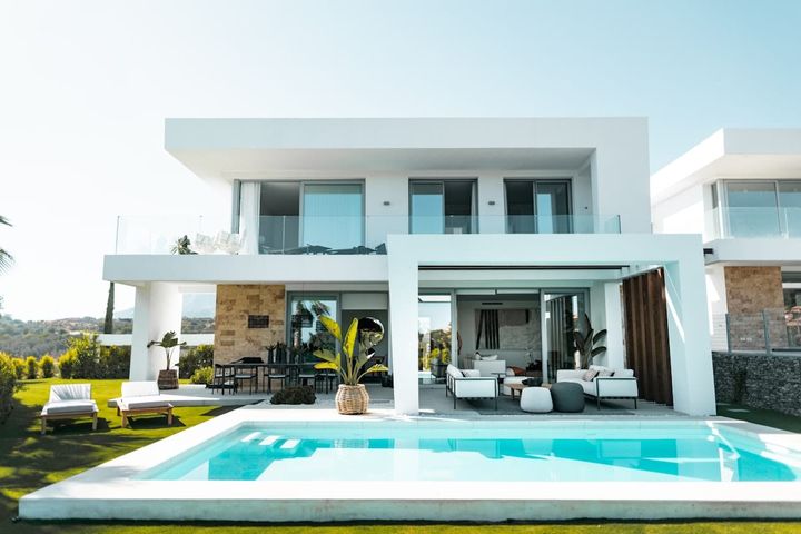 Short-Term vs. Long-Term Rentals in Florida: Which Makes More Money?
