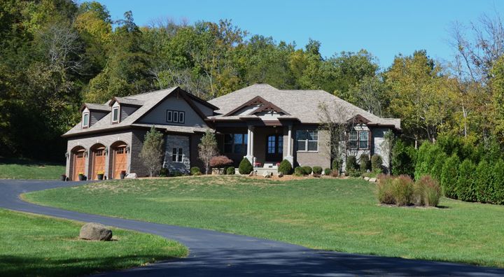Rental Property Landscaping: Who's Responsible in Florida?