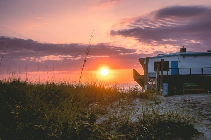 When to Raise Rent vs. Hold: Florida Landlord's Guide