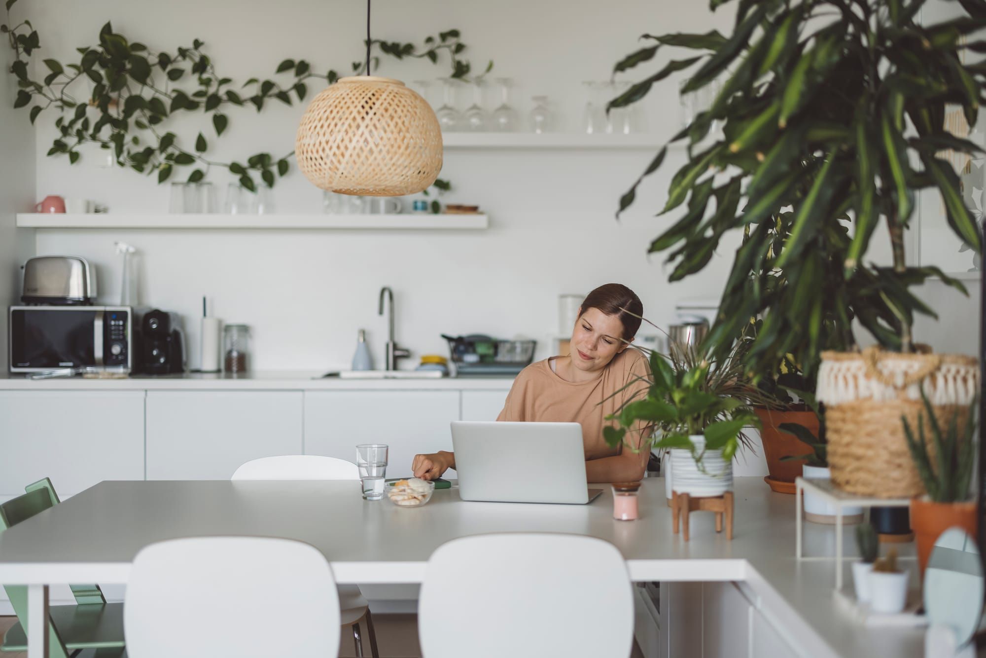 7 Income Streams You Can Start Without Quitting Your Job